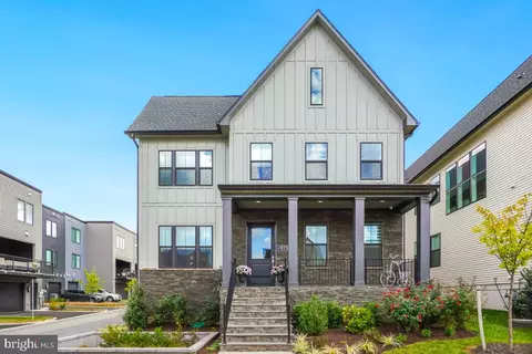 9739 Bluestar Ave, Bethesda, MD 20817