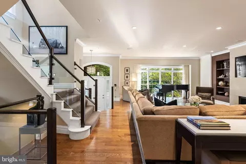 7301 Bannockburn Ridge Ct, Bethesda, MD 20817