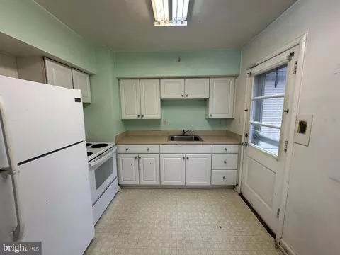 Kitchen - 1018 Ruatan St, Silver Spring, MD 20903 photo 1 of 1