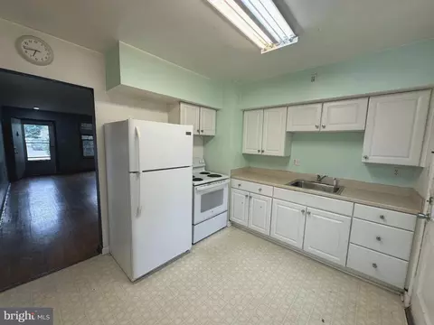 Entry Way - 1018 Ruatan St, Silver Spring, MD 20903 photo 1 of 1