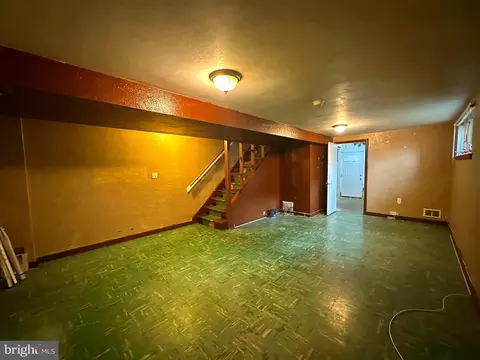 Living - 1018 Ruatan St, Silver Spring, MD 20903 photo 4 of 5