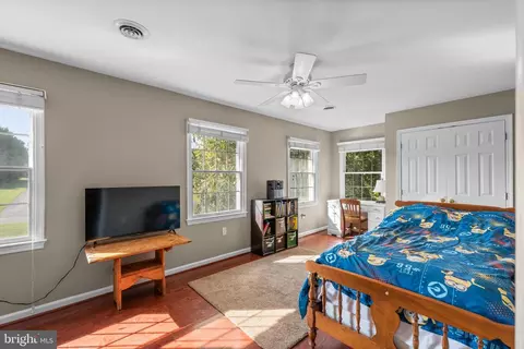 Bedroom - 15421 Conrad Spring Rd, Boyds, MD 20841 photo 3 of 4