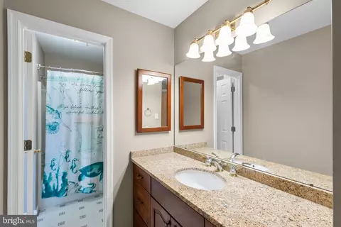 Bath - 15421 Conrad Spring Rd, Boyds, MD 20841 photo 5 of 6