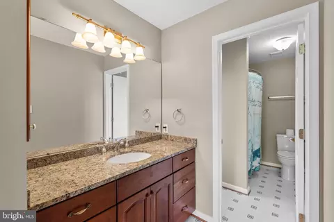 Bath - 15421 Conrad Spring Rd, Boyds, MD 20841 photo 4 of 6