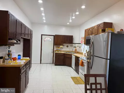 Entry Way - 2924 Gracefield Rd, Silver Spring, MD 20904 photo 1 of 1