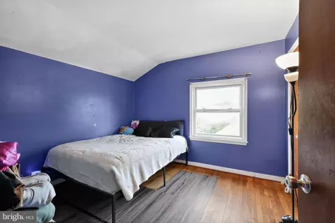 Bedroom - 2924 Gracefield Rd, Silver Spring, MD 20904 photo 2 of 5