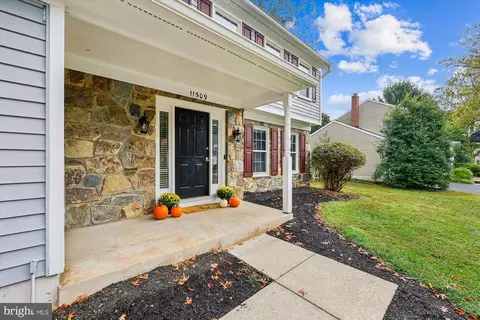 11509 Paramus Dr, Gaithersburg, MD 20878 photo 3