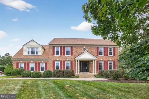 12725 Maidens Bower Dr, Potomac, MD 20854