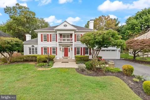 17508 Applewood Ln, Rockville, MD 20855