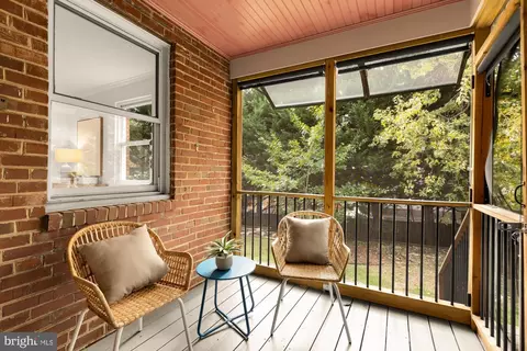 Exterior - 905 Malcolm Dr, Silver Spring, MD 20901 photo 4 of 9
