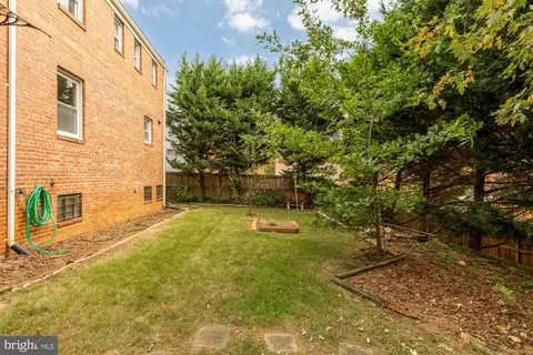 Exterior - 905 Malcolm Dr, Silver Spring, MD 20901 photo 7 of 9