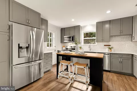 Kitchen - 905 Malcolm Dr, Silver Spring, MD 20901 photo 1 of 3
