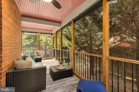 Exterior - 905 Malcolm Dr, Silver Spring, MD 20901 photo 3 of 9