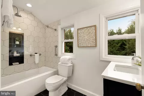 Bath - 905 Malcolm Dr, Silver Spring, MD 20901 photo 1 of 3