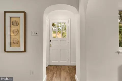 Entry Way - 905 Malcolm Dr, Silver Spring, MD 20901 photo 2 of 2