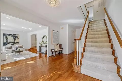 9825 Korman Ct, Potomac, MD 20854 photo 10