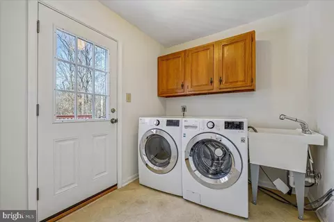 9825 Korman Ct, Potomac, MD 20854 photo 25