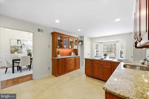 9825 Korman Ct, Potomac, MD 20854 photo 19