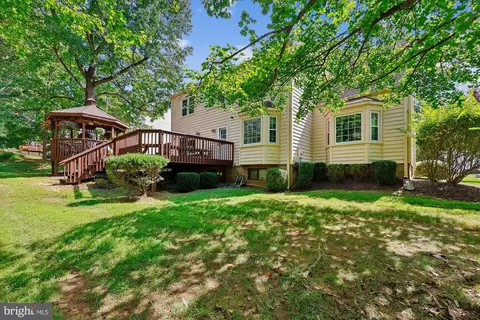 9825 Korman Ct, Potomac, MD 20854 photo 5