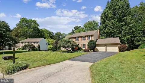 9825 Korman Ct, Potomac, MD 20854 photo 2