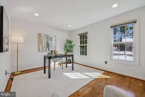 9825 Korman Ct, Potomac, MD 20854 photo 11