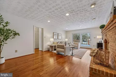 9825 Korman Ct, Potomac, MD 20854 photo 22