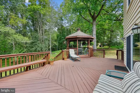 9825 Korman Ct, Potomac, MD 20854 photo 6