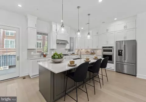 8603 Erdem Pl, Chevy Chase, MD 20815