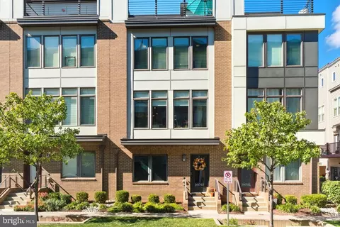 16045 Bowery St, Derwood, MD 20855