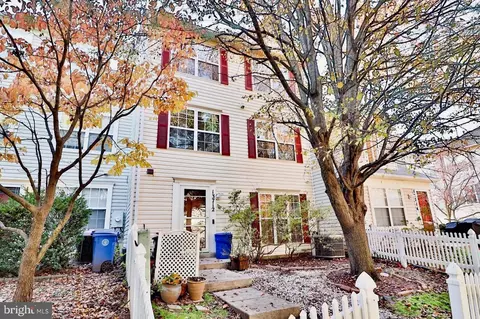 13712 Lark Song Dr, Germantown, MD 20874