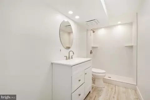 Bath - 10311 Douglas Ave, Silver Spring, MD 20902 photo 2 of 2
