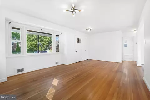 Living - 10311 Douglas Ave, Silver Spring, MD 20902 photo 4 of 5