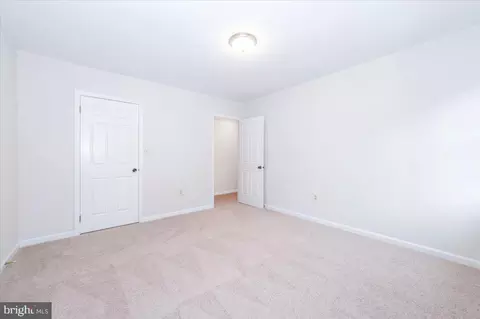 209 Colesville Manor Dr, Silver Spring, MD 20904 photo 42