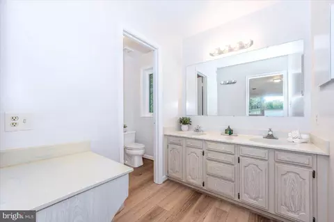 209 Colesville Manor Dr, Silver Spring, MD 20904 photo 35