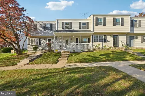 5 Bush Hill Ct, Gaithersburg, MD 20882