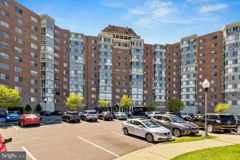3200 N Leisure World Blvd #918, Silver Spring, MD 20906