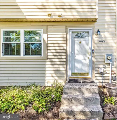 17422 Hughes Rd, Poolesville, MD 20837 photo 2