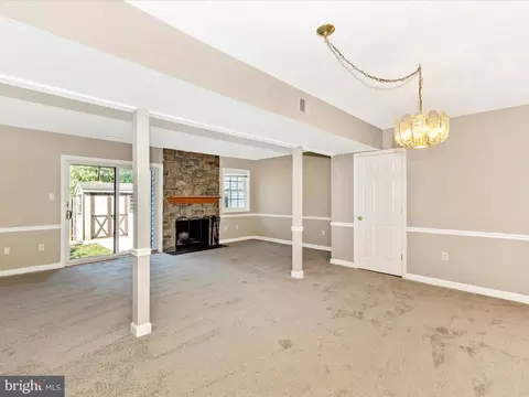 17422 Hughes Rd, Poolesville, MD 20837 photo 4