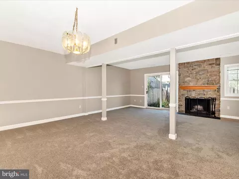 17422 Hughes Rd, Poolesville, MD 20837 photo 3