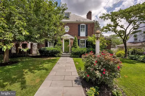 8505 Lynwood Pl, Chevy Chase, MD 20815