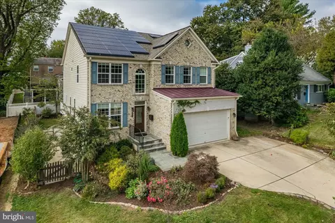 8808 Walnut Hill Rd, Chevy Chase, MD 20815