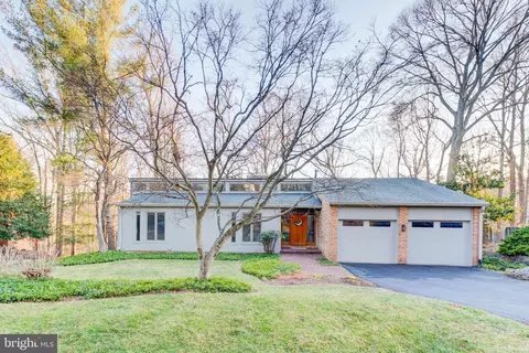 8610 Hidden Hill Ln, Potomac, MD 20854