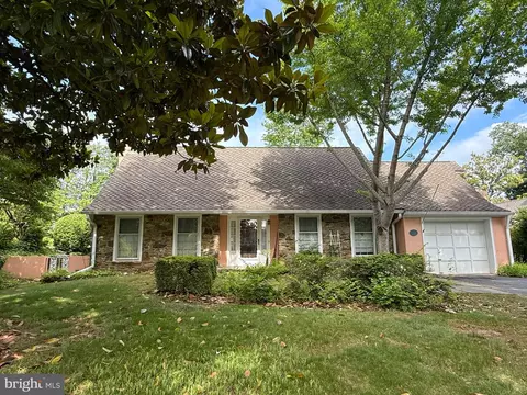 11027 Ardwick Dr, Rockville, MD 20852