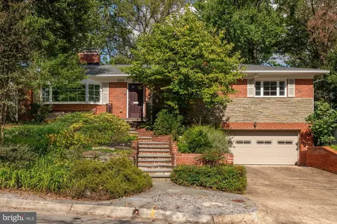 5905 Osceola Rd, Bethesda, MD 20816