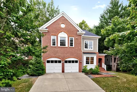 8002 Ellingson Dr, Chevy Chase, MD 20815