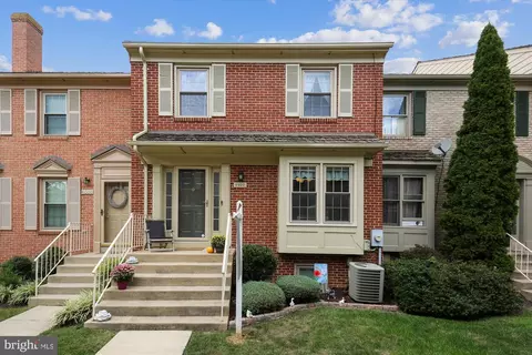 4002 Norbeck Square Dr, Rockville, MD 20853