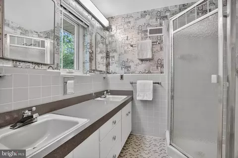 213 Stonington Rd, Silver Spring, MD 20902 photo 24
