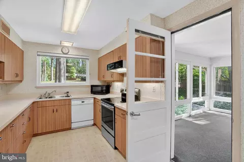 213 Stonington Rd, Silver Spring, MD 20902 photo 13