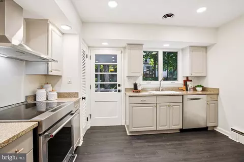 1412 Crestridge Dr, Silver Spring, MD 20910 photo 11