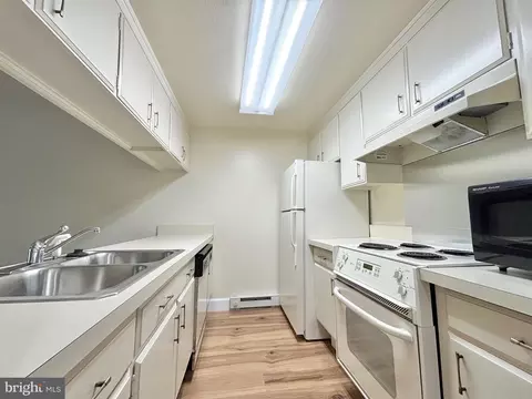 3322 Chiswick Ct #61-1G, Silver Spring, MD 20906 photo 4